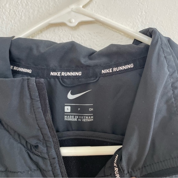 Nike Running Women's Black Quilted Vest - Picture 3 of 7